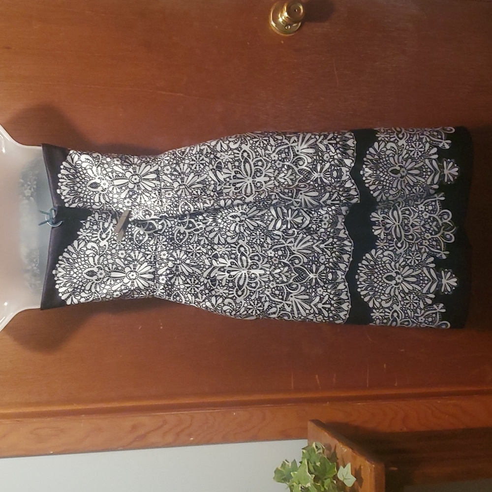 White house black market  party  dress - Picture 3 of 6